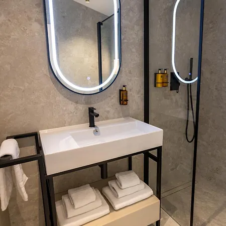 Exlusive M -baska Voda * 巴什卡沃达