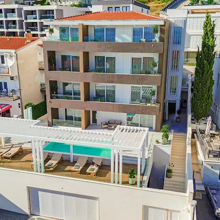 Exlusive M -baska Voda * Baška Voda