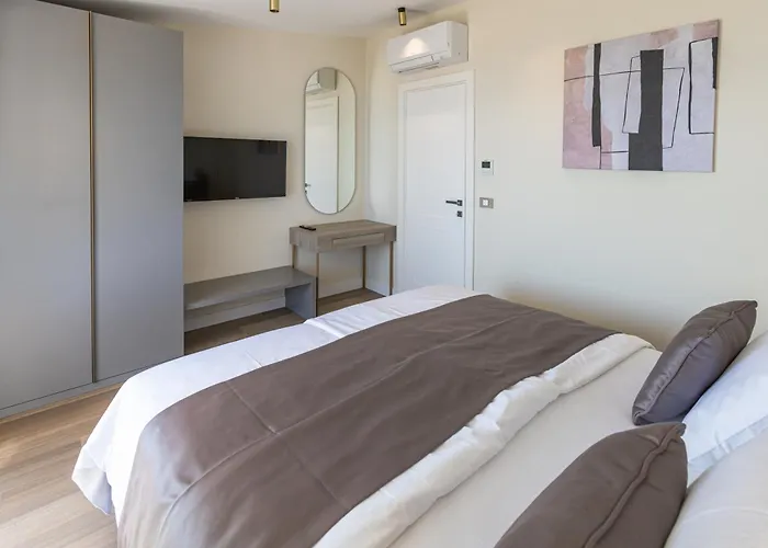 Exlusive M -baska Voda *