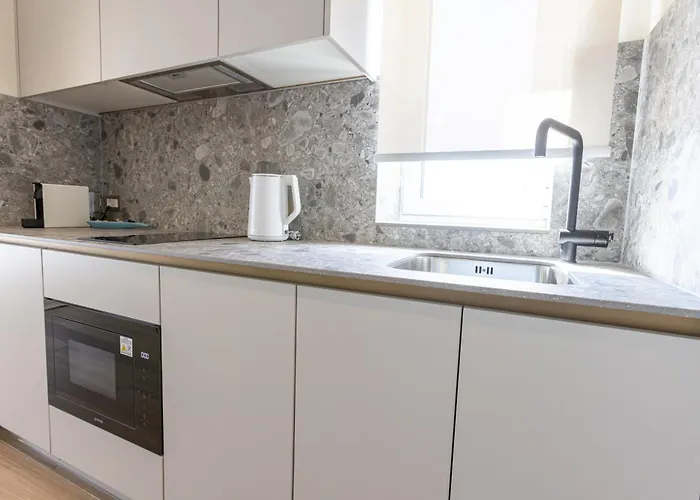 Exlusive M -baska Voda *