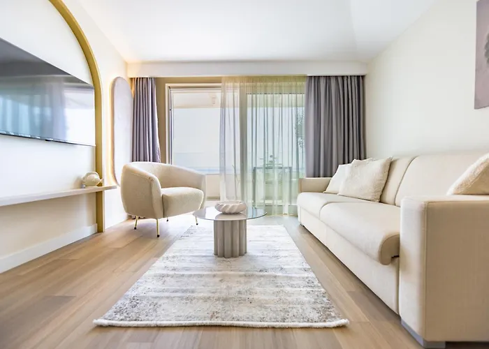 Exlusive M -baska Voda 巴什卡沃达