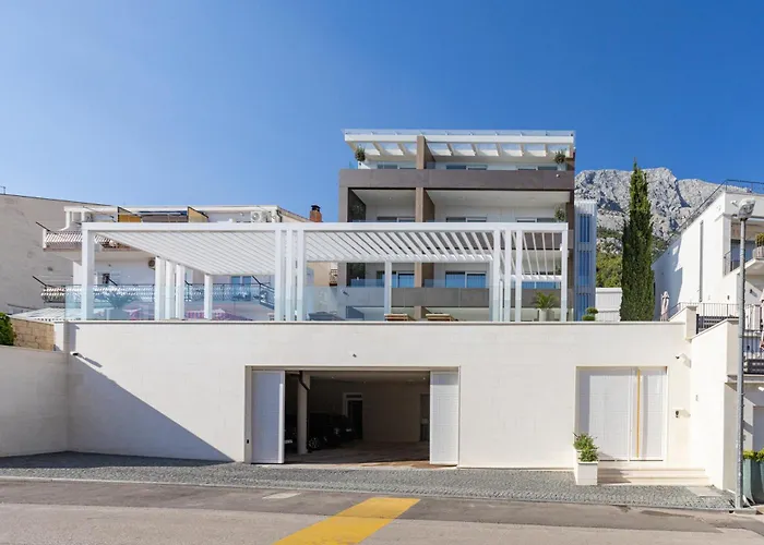 Exlusive M -baska Voda